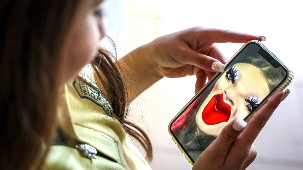 Snapchat begins age checks in Australia ahead of social media ban